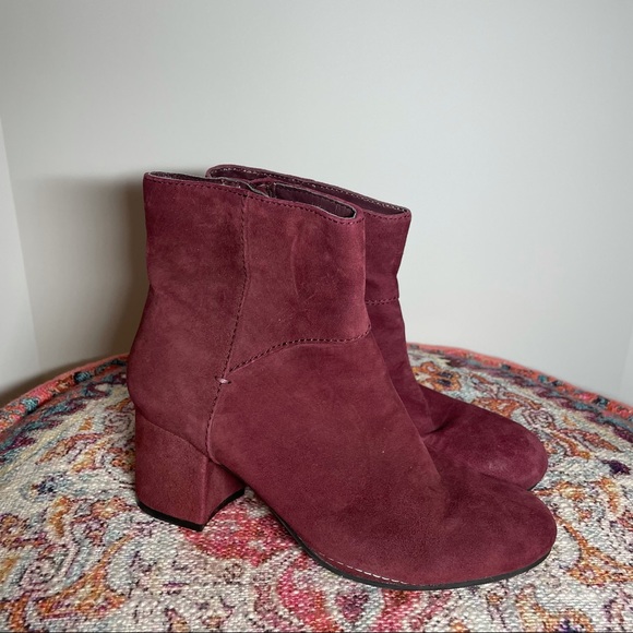 nine west suede ankle boots